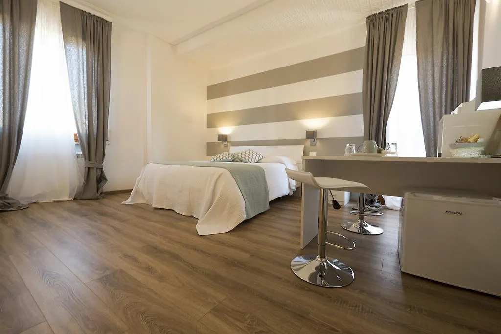 Suite Simonetta contacts